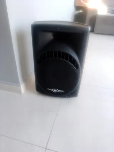 Caixa de som amplificada