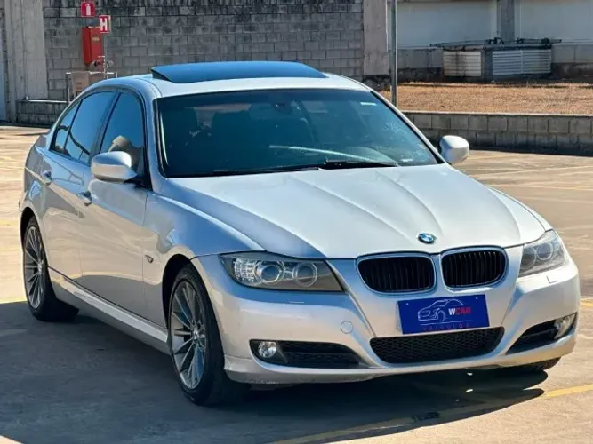 BMW 320I A 2011