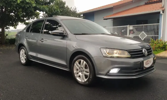 Volkswagen Jetta Comfortline 1.4 TSI 16V 4P Aut. 2017