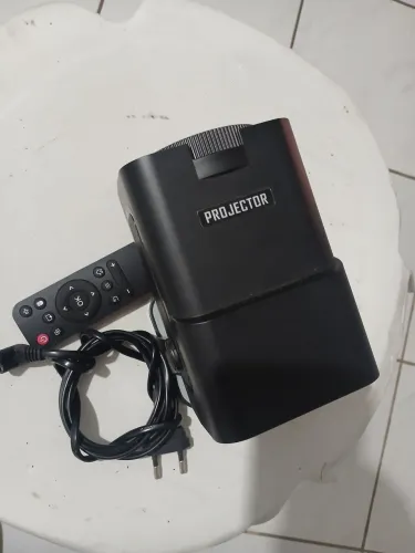 Projetor de 30 a 150 polegadas novo meu zap *