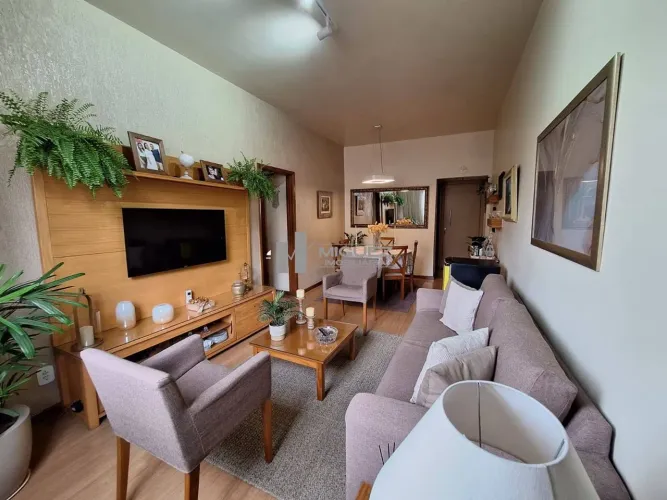 Apartamento 2 quartos com vaga, todo reformado no coração do Méier