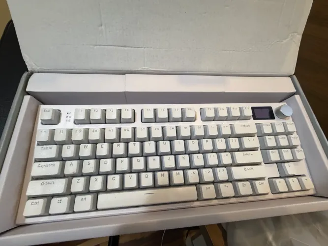 Teclado attack shark k86 + kit pudding keys (teclas extras) usado pouquíssimas vezes