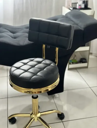 Cadeira mocho preta
