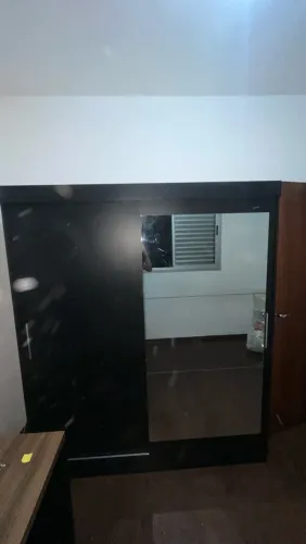 Guarda roupa duas portas com espelho