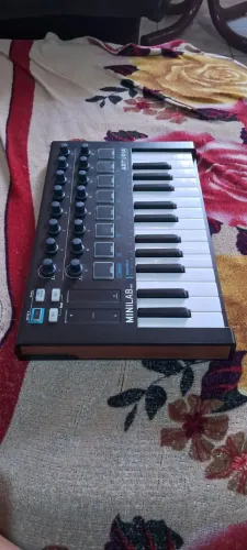 Controlador Midi Arturia Minilab Mkii Black Edition 