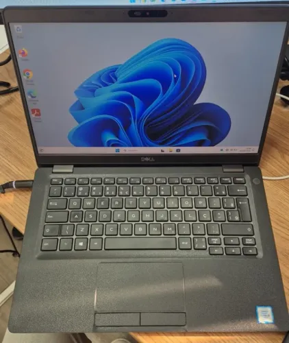Dell Latitude 5300 Core i5 8ª Ger 8GB RAM SSD 256GB FullHD 13" USB-C wifi 5 webcam win11