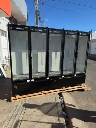 Balcão Expositor Refrigerado Vertical para frios e laticínios em até 10x sem juros 