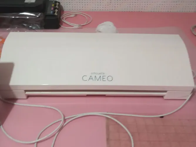 Máquina de corte silhouette cameo 3 usada 3 x . Ler descrição.
