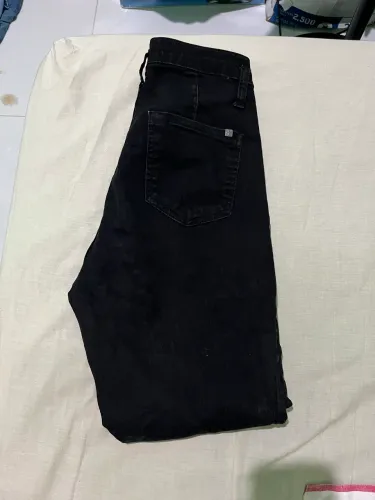calça jeans preta TAM 42 / M