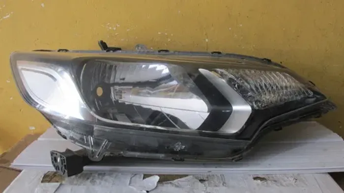 Farol Honda Fit 2015 2016 L18111465 Direito