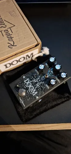 Pedal de distorção (guitarra) DOOM Kappa Electronics