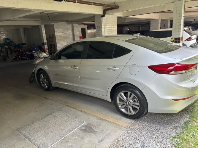 Hyundai Elantra 2.0 16V Flex Aut. 2018