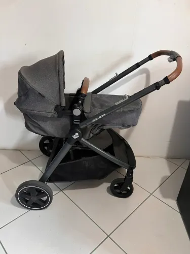 Carrinho de bebê Maxi-Cosi Anna + bebê conforto
