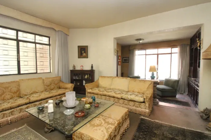 Sobrado para venda em Jardim da Glória com 4 quartos, sendo 2 suítes, 350m²
