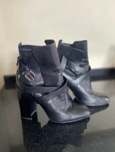 Bota Schütz