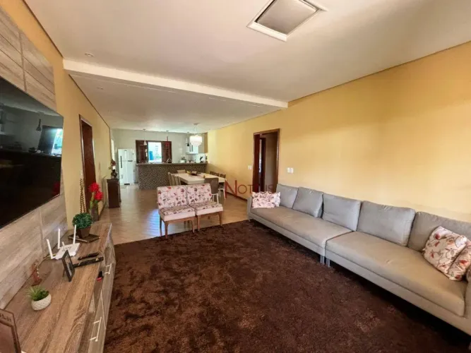Casa com 4 dormitórios à venda, 300 m² por R$ 680.000,00 - Vila Maria Regina - Juatuba/MG