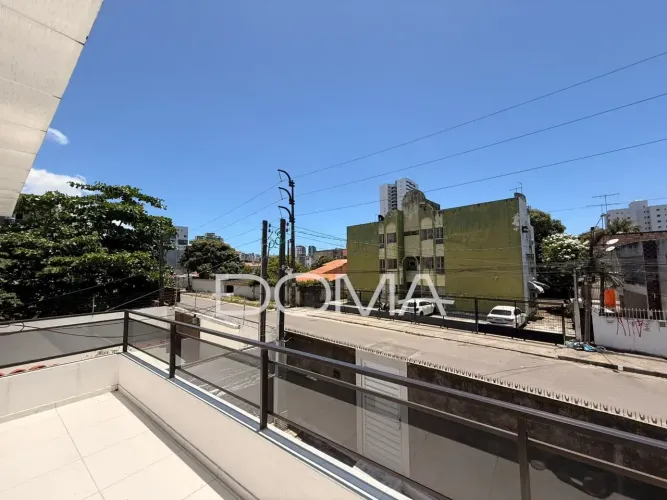 ua próxima história começa aqui: uma casa totalmente solta em Candeias!