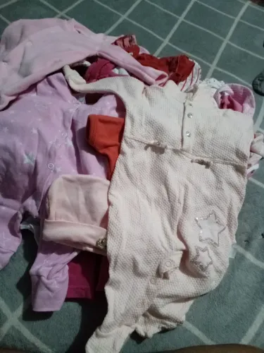 Lotinho de roupas de bebê menina 