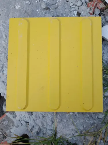 piso tátil