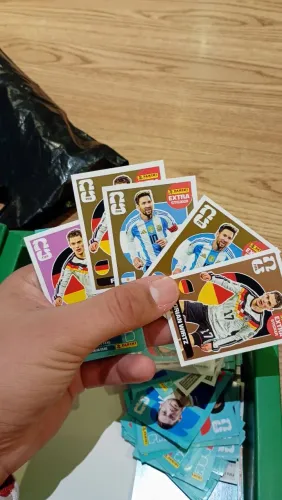 2 Messi de ouro, 3 Wirtz 1 ouro, 1 bronze e 1 regular, vem nas proposta