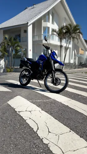 Yamaha XTZ 250 Lander 2023 Azul - Impecável, Baixo KM, Revisada