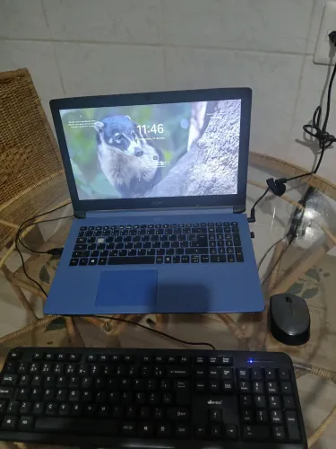 Vendo notebook Acer completo com teclado e mouse. 