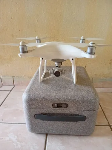 Drone phantom 4