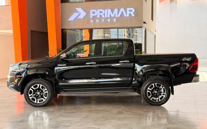 Toyota Hilux CD SRX Plus 4X4 2.8 TDI Die. Aut. 2024