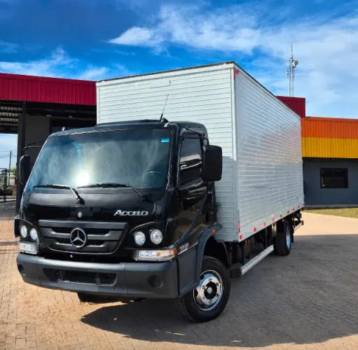 Mb Accelo 1016 2020