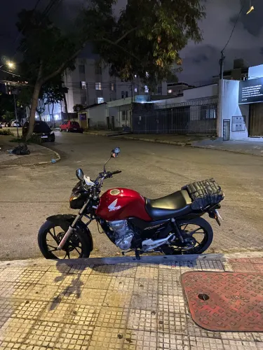 Vendo CG 160 com muitas pendências vendo do jeito que está 