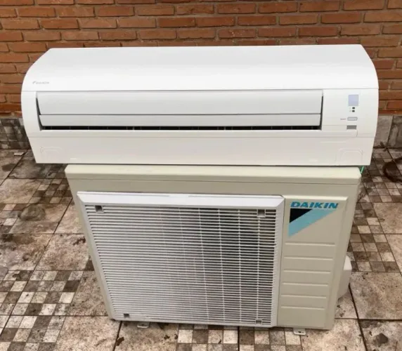 Ar condicionado daikin 24000 btus inverter ecoswing com Wi-Fi