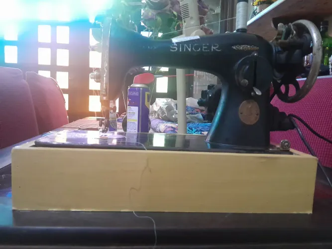 Máquina de Costura Singer