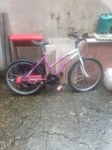 Bicicleta semi nova