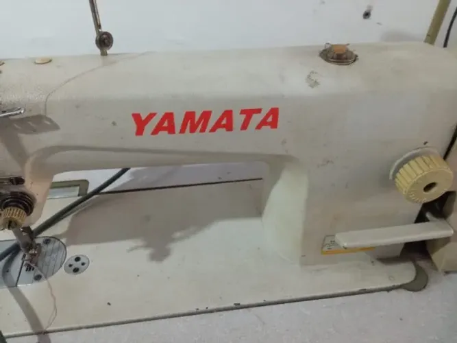 Maquina de Costura semi-industrial Yamata