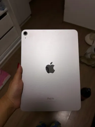 iPad Air 5 tablet
