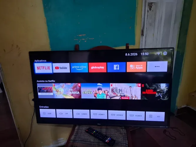 Tv smart Philco 42 polegadas Acompanha pezinho suporte de parede faço entrega