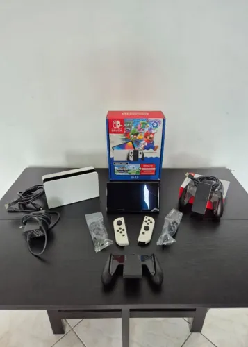 Nintendo Switch Oled c/jogos