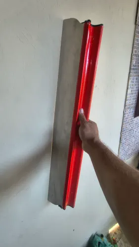 Desempenadeira de aço 80cm tipo Berox.