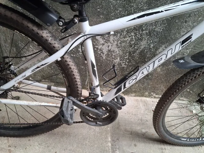 Vende-se uma bicicleta