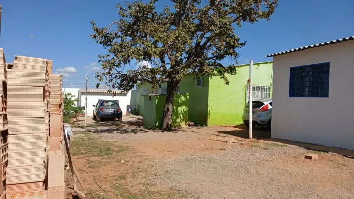 Casa para venda com 150 metros quadrados com 4 quartos
