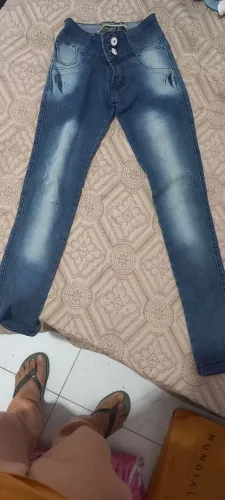 Calça jeans e 2 conjunto moletom