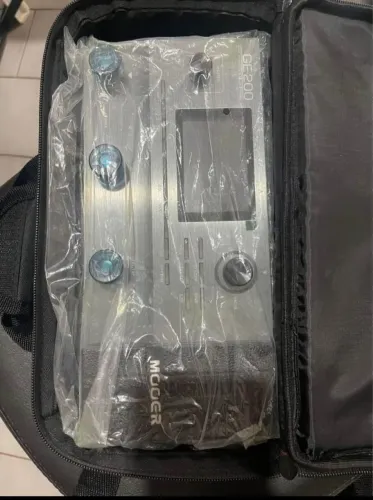 Pedaleira digital moeer ge200.