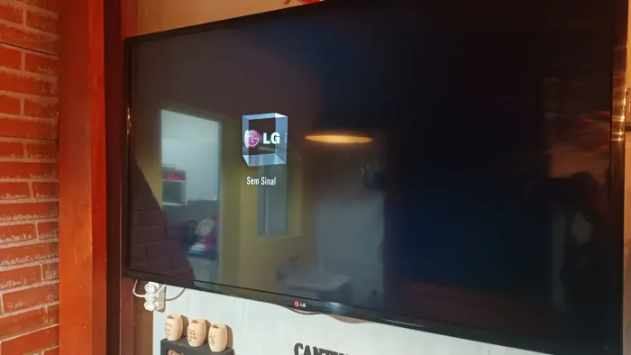 TV LG 40 polegadas com imagem travando