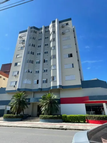 Ótimo apartamento com 2 quartos, garagem e elevador - Bairro: Dehon - Tubarão/SC