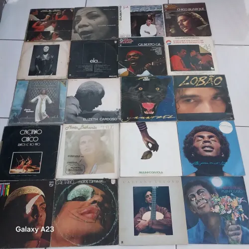 Disco de vinil valores de 10 e 25 reais dependendo de quantidades a comprar faço bom prec