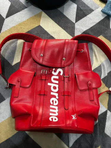 Mochila louis vuitton supreme