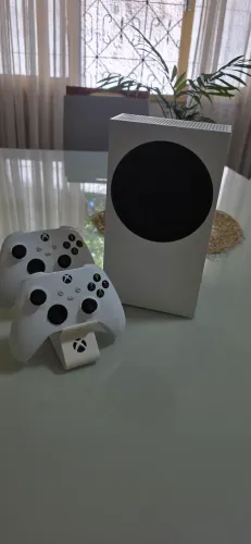 VENDO XBOX SÉRIES S IMPECÁVEL
