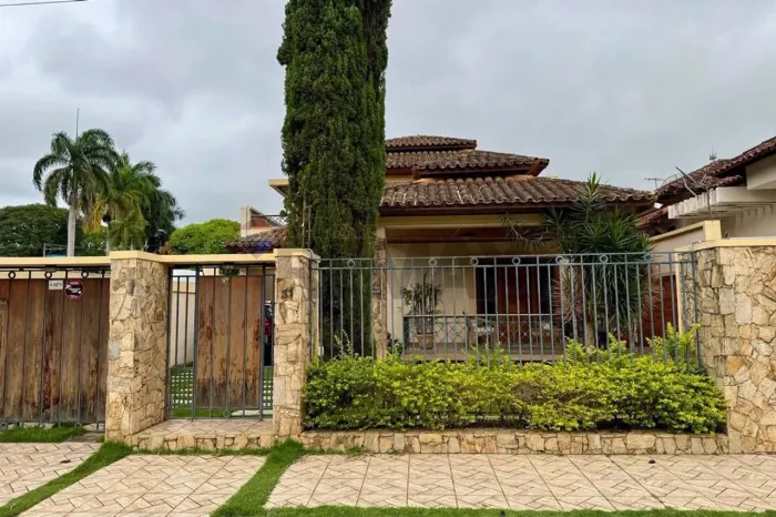 IMÓVEL DE ALTO PADRÃO À VENDA NO QUINCAS MACHADO