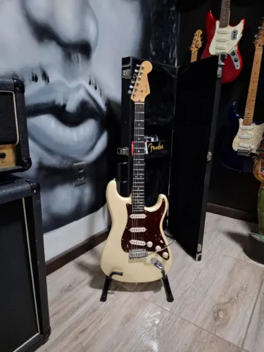 Guitarra Fender American Deluxe Stratocaster 2012 Olympic Pearl White