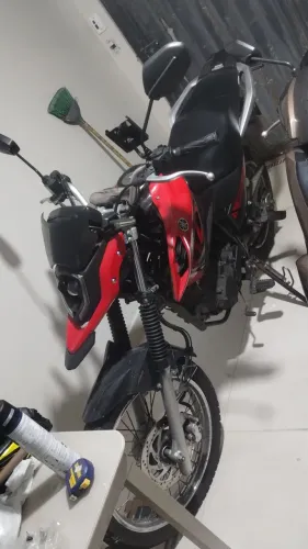 Vendo moto crosser  financiada